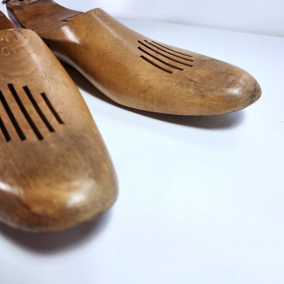 Vintage Shoe Trees Stretchers Mens 10M Classic Maple Construction Hanging Loops - Picture 8 of 13